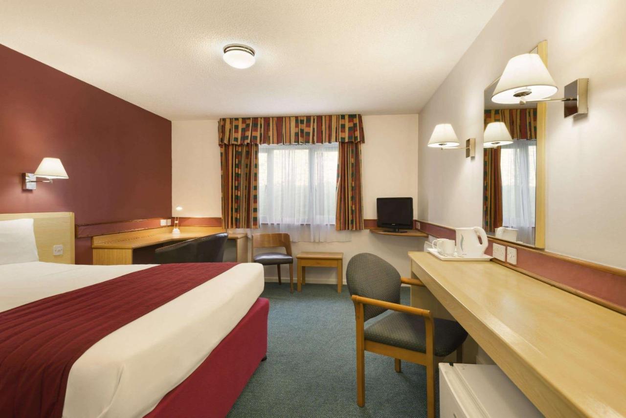 Days Inn Hotel Bradford - Leeds Brighouse Eksteriør billede